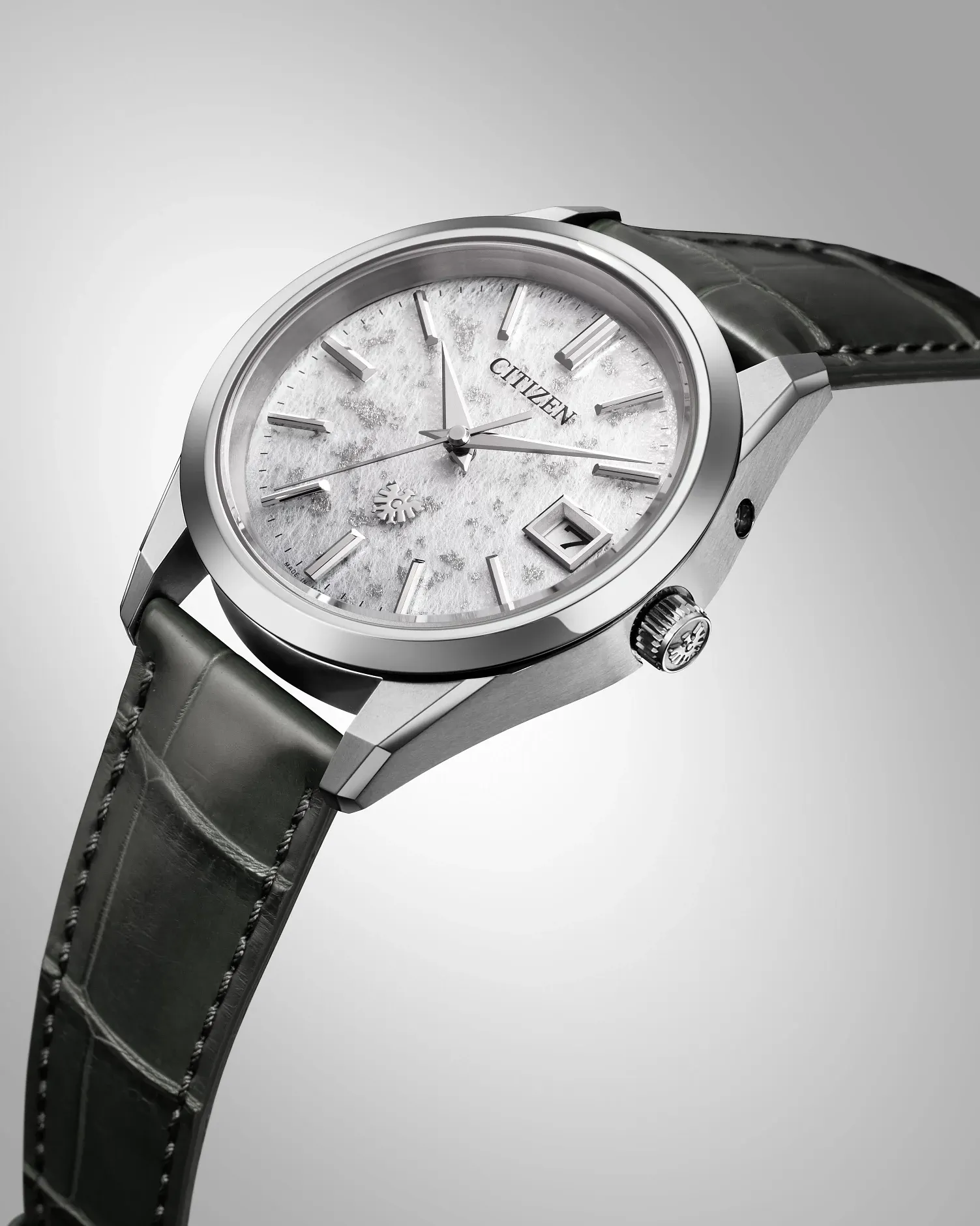 The CITIZEN White Dial Crocodile Strap AQ4100-22A | CITIZEN